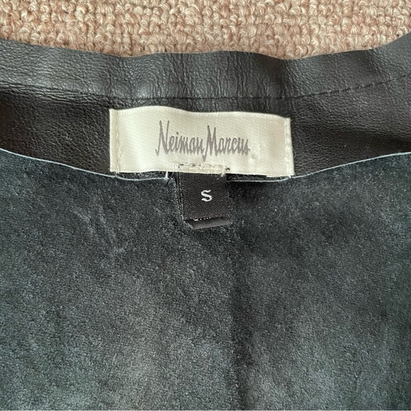 Neiman Marcus Leather Paneled Sleeveless Mini Dress with Pockets - Picture 3 of 11